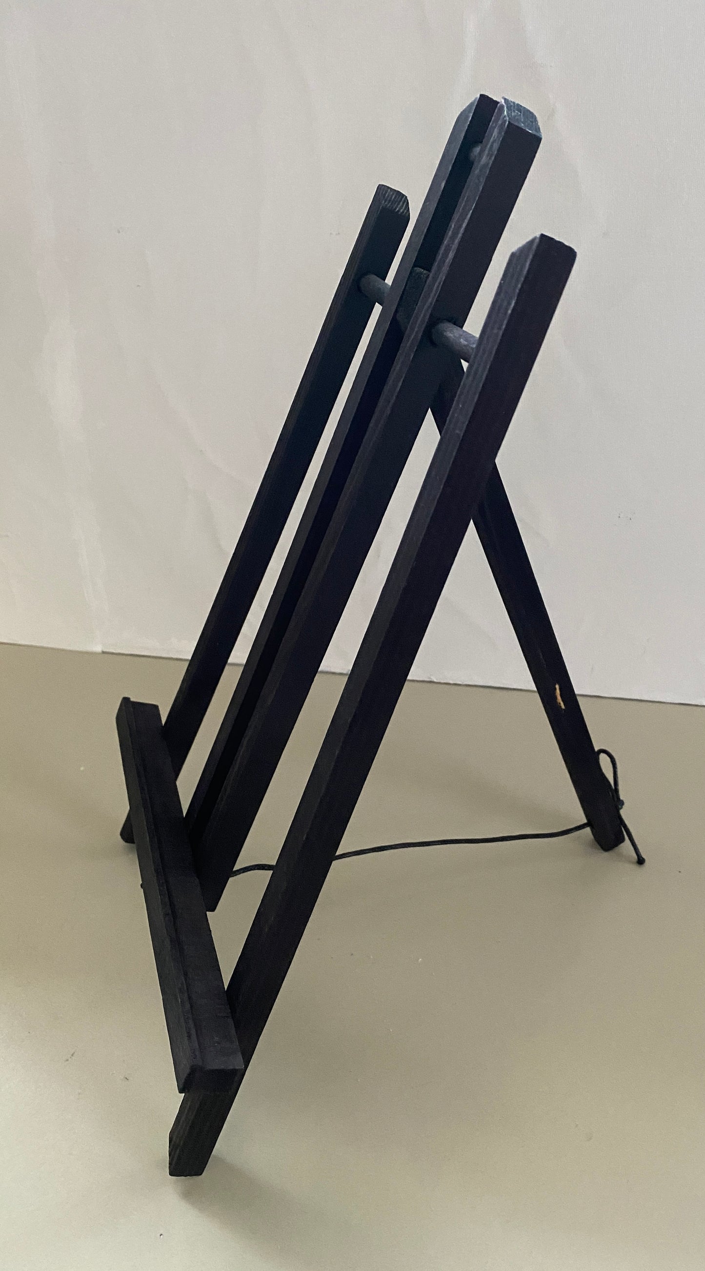 Table Top Easel - Large - 14 1/2 x 9